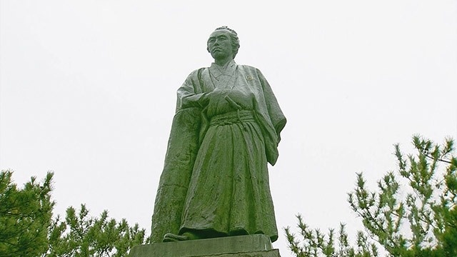 坂本龍馬に大接近！高知の観光名所・桂浜をご紹介 | おでかけ | よみもの